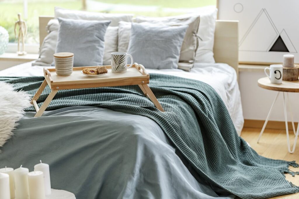 Narzuta na łóżko 160x200 - metamorfoza sypialni za grosze! 3 Narzuta na łóżko 160x200 - metamorfoza sypialni za grosze